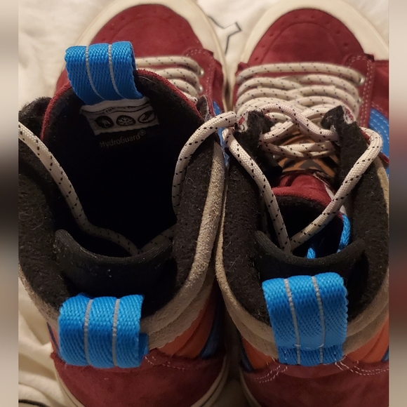 VANS Hi-tops - Picture 3 of 9